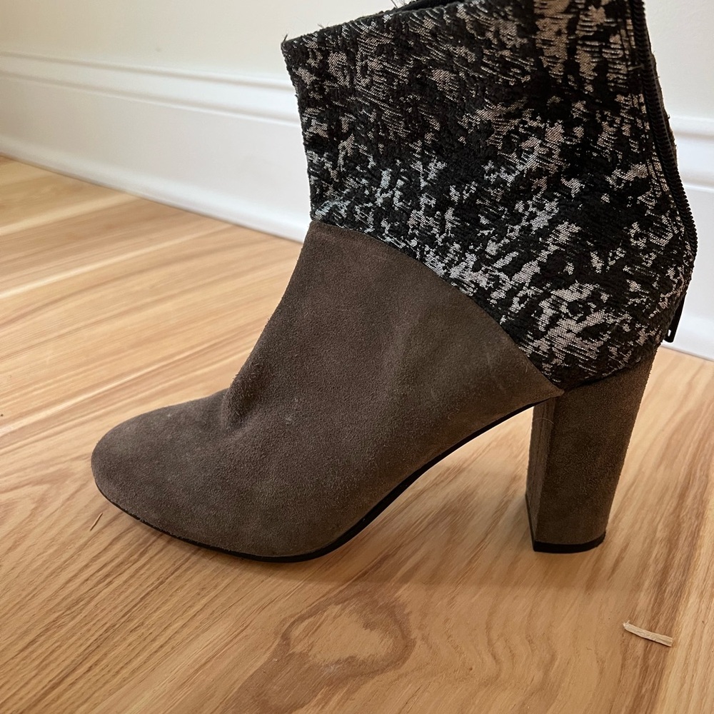 Stylish Brown Ankle Boots Anthropologie size 9